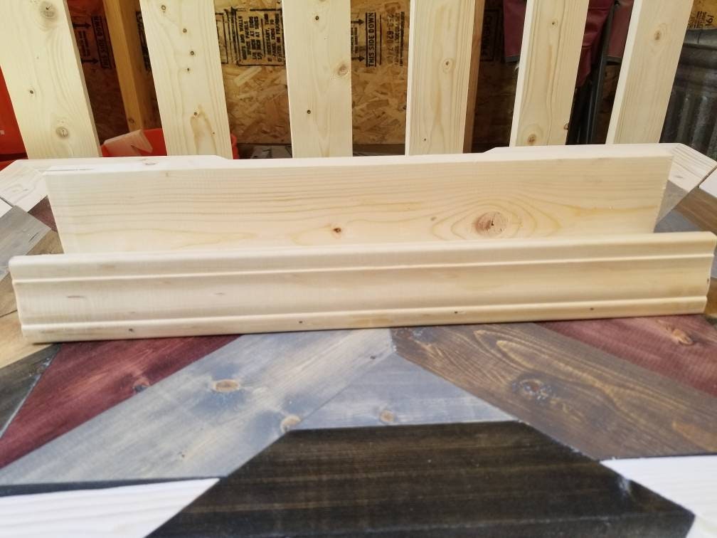 Picture frame ledge or shelf